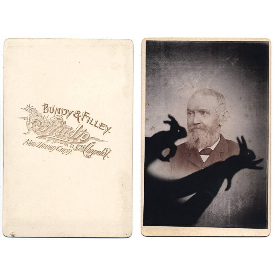 Rachel Phillips Portrait Photograph – Divination durch Schatten