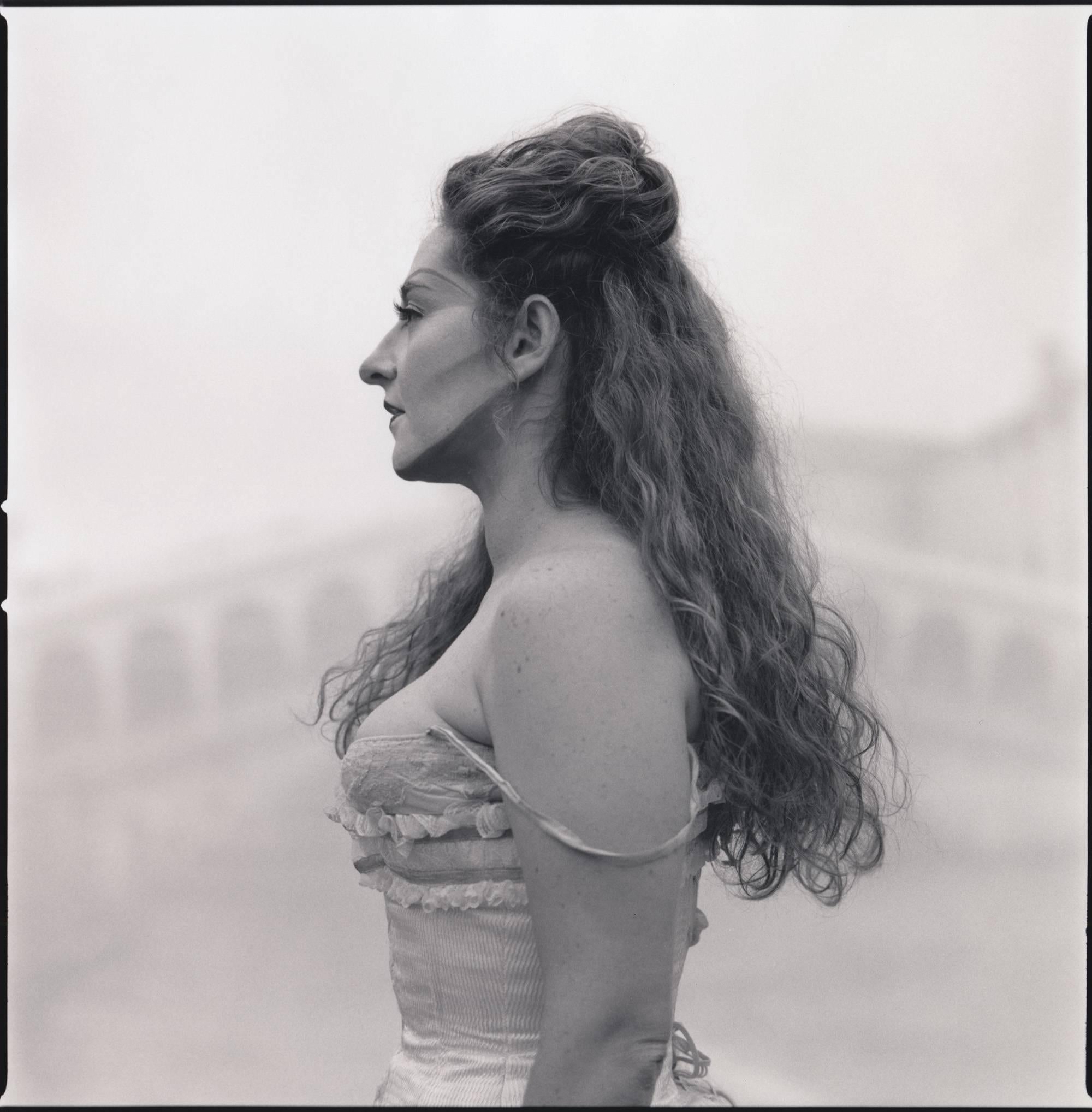 Portrait Photograph Hiroshi Watanabe - Manuela Massimi en tant que Cortigiana