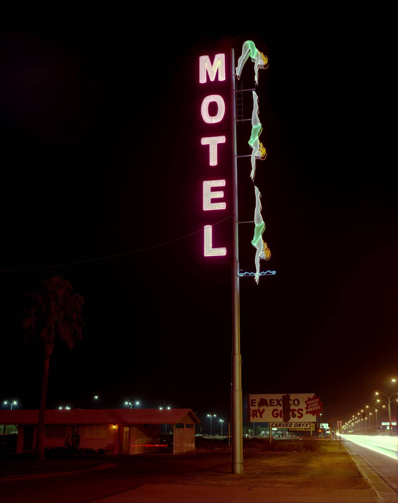 Steve Fitch Landscape Photograph - Starlite Motel, Mesa, Arizona, December 28, 1980