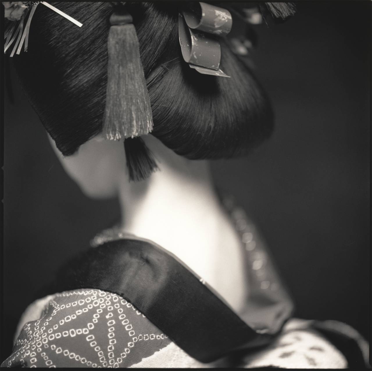 Hiroshi Watanabe Black and White Photograph - Azusa Tukamoto as Osome, Matsuo Kabuki