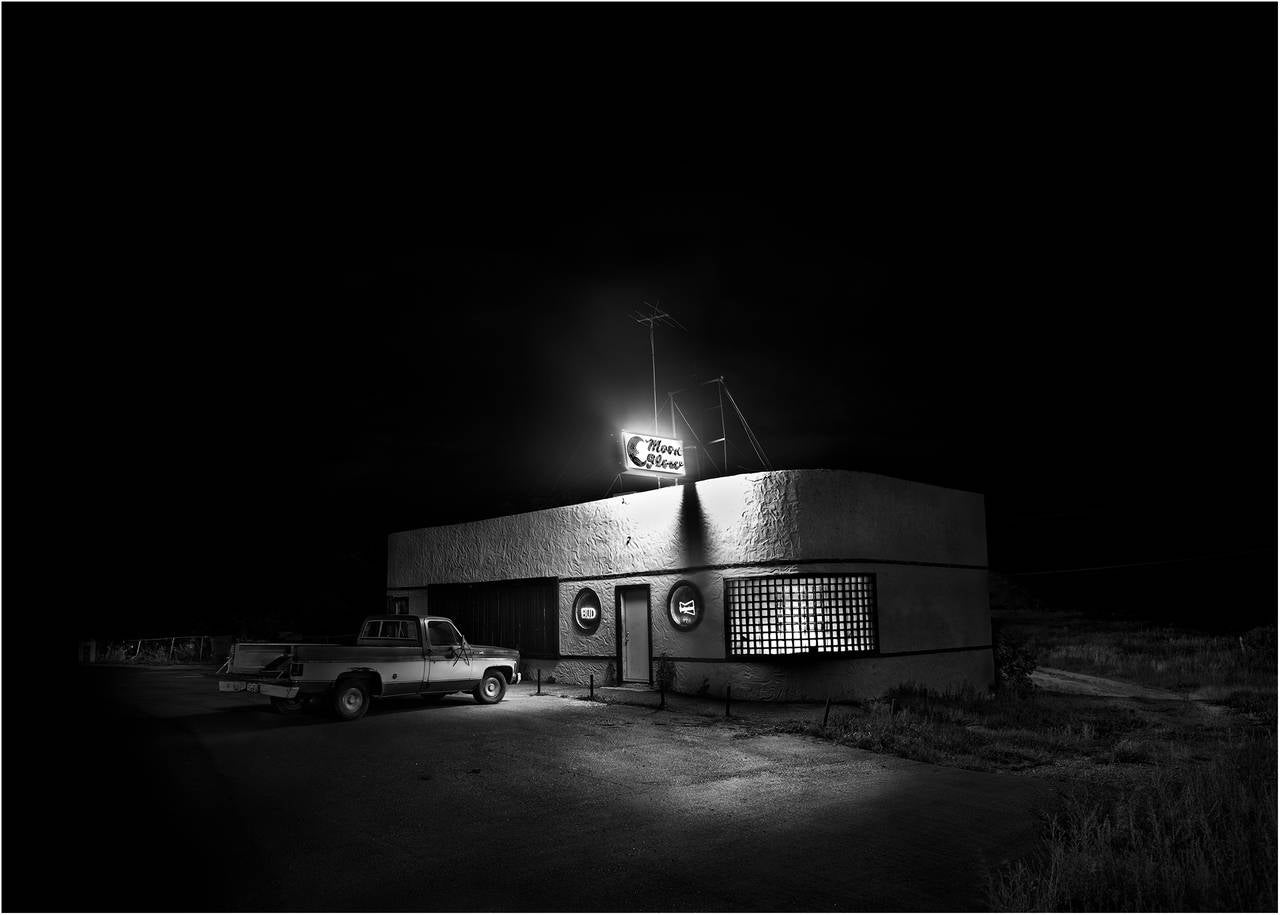 Teri Havens Black and White Photograph – Moonglow, Walsenburg, Colorado