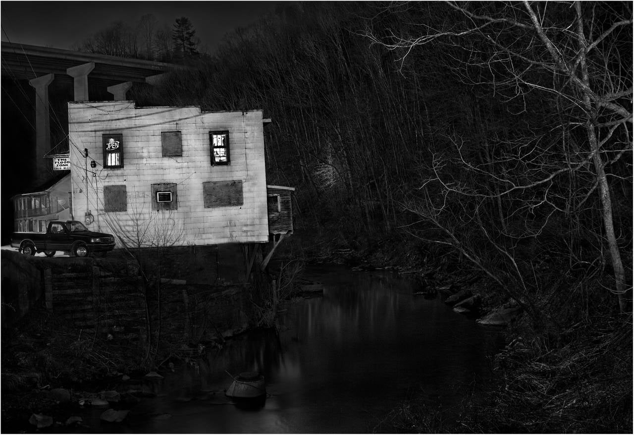 Teri Havens Black and White Photograph – Flood Zone, Beckley, West Virginia