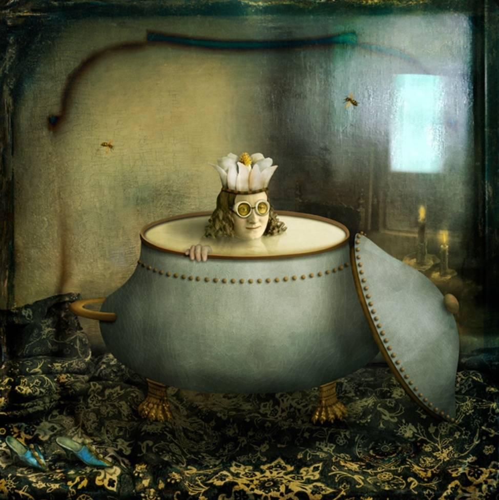 Color Photograph di Maggie Taylor - Zuppa