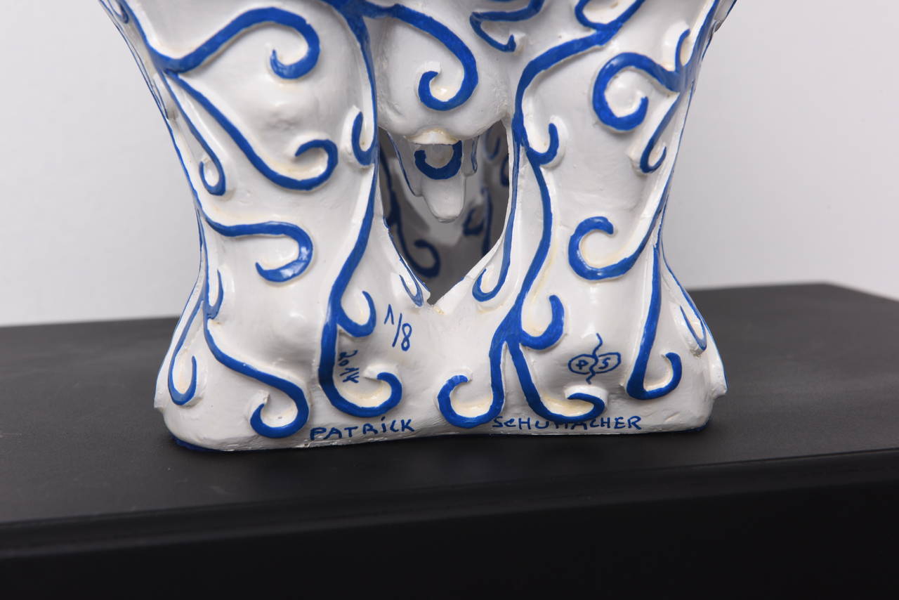 Arabesques Horse - Blue & White Resin sculpture For Sale 4