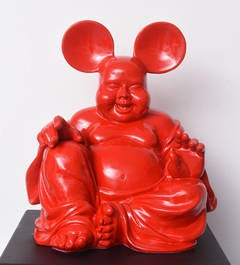 Roter Boud'key-Schliff – Verschmelzung von Buddha und Mickey – Kunstharzskulptur