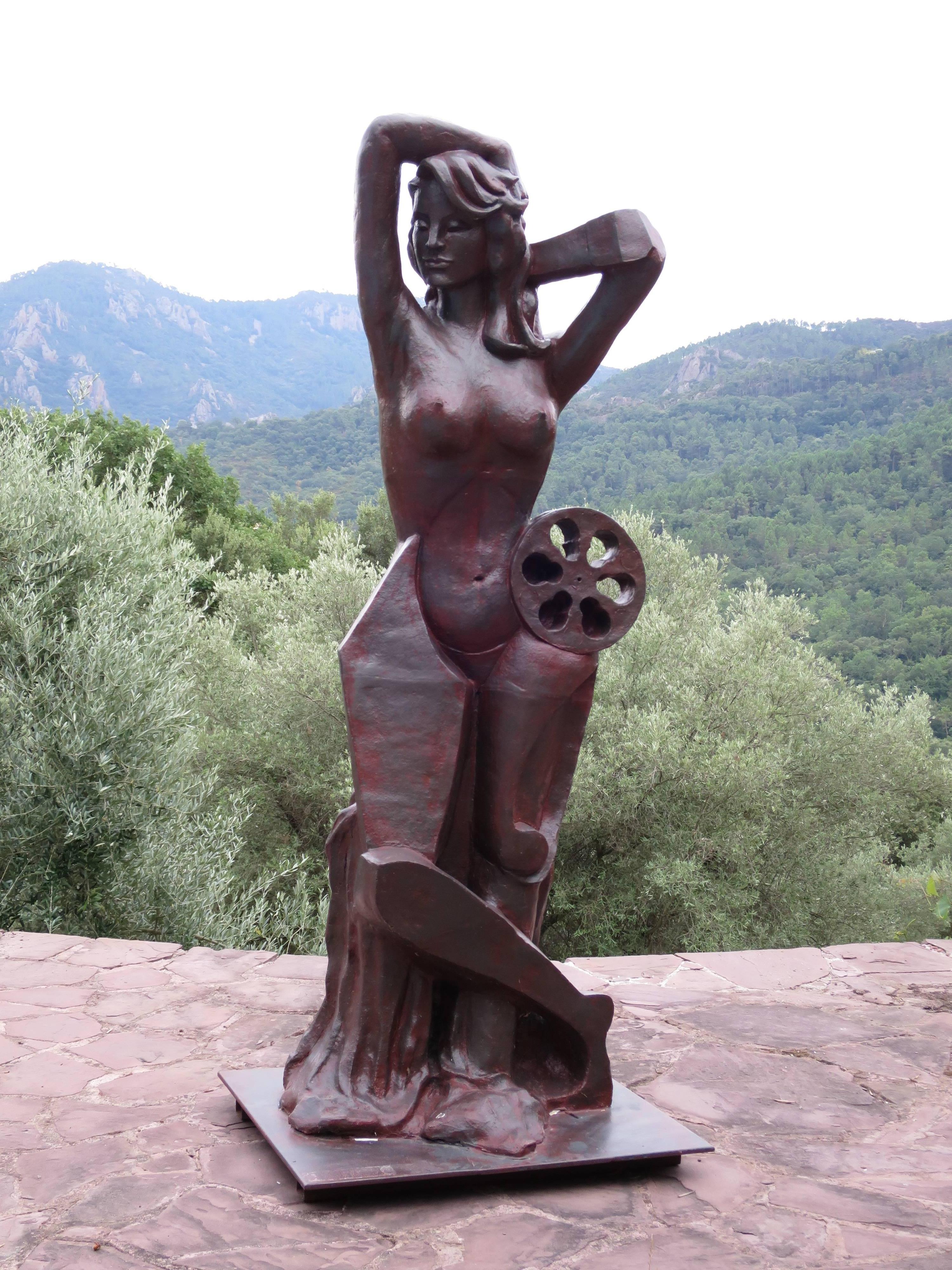 Mariko Nude Sculpture - Gilda