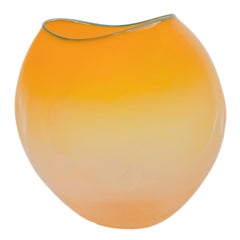 Dale Chihuly – Handgeblasene Glasskulptur in Form eines Korbs in den Farben Mango und Teal, signiert und datiert