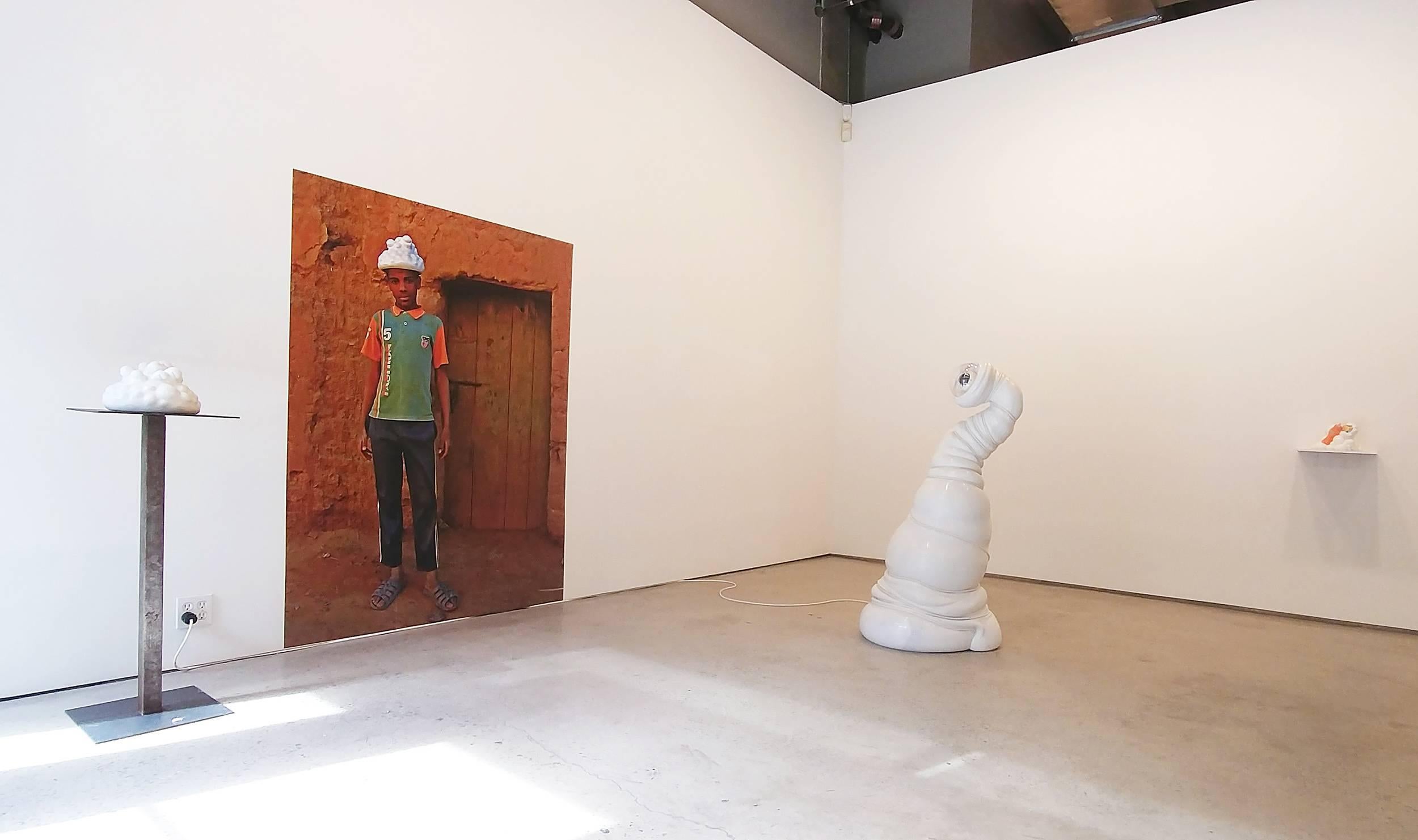 L’Osservatore/ The Observer - Gray Abstract Sculpture by Venske & Spanle