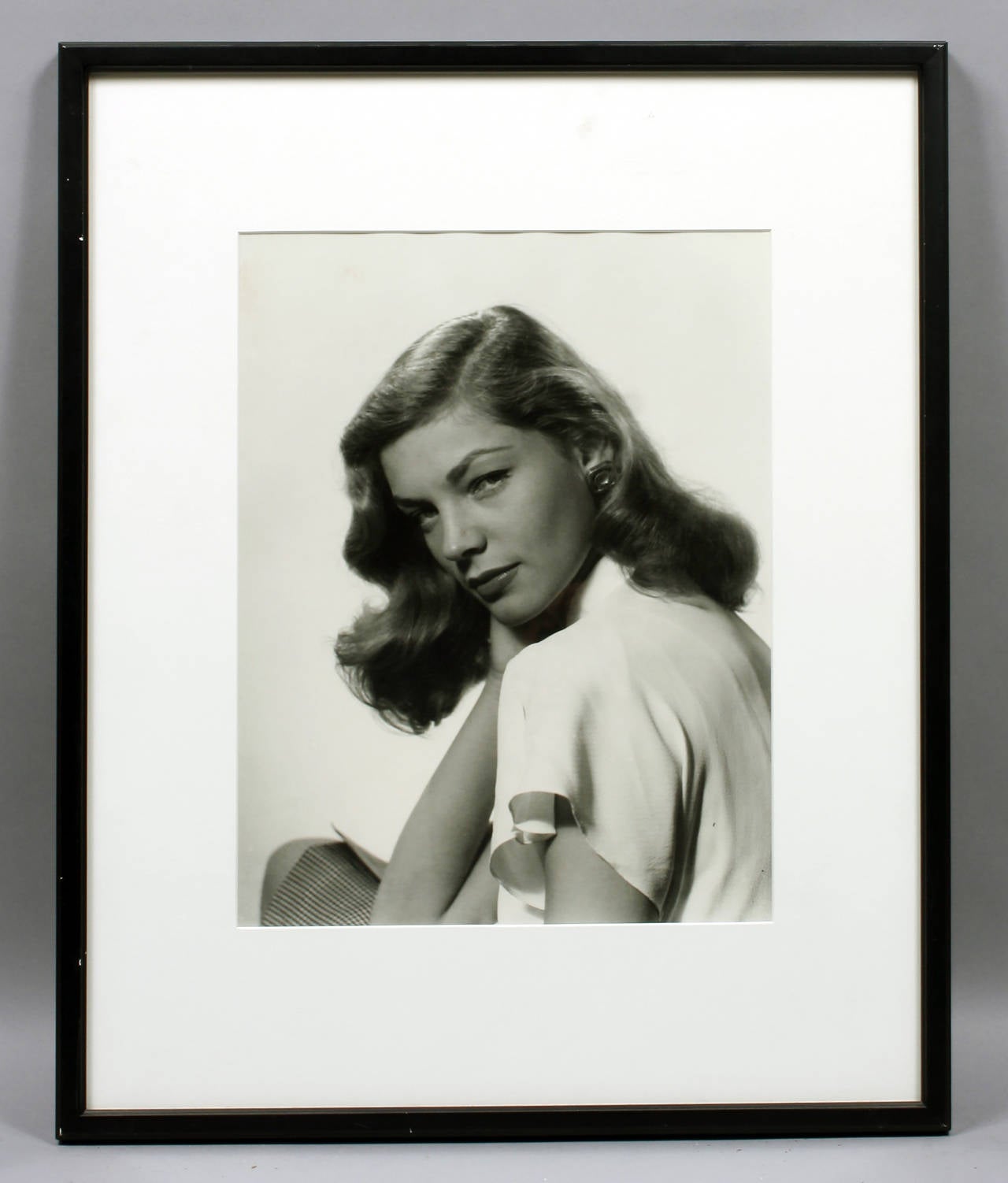 Phillipe Halsman Porträtfotografie Lauren Bacall Schwarz-Weiß gerahmt 1944