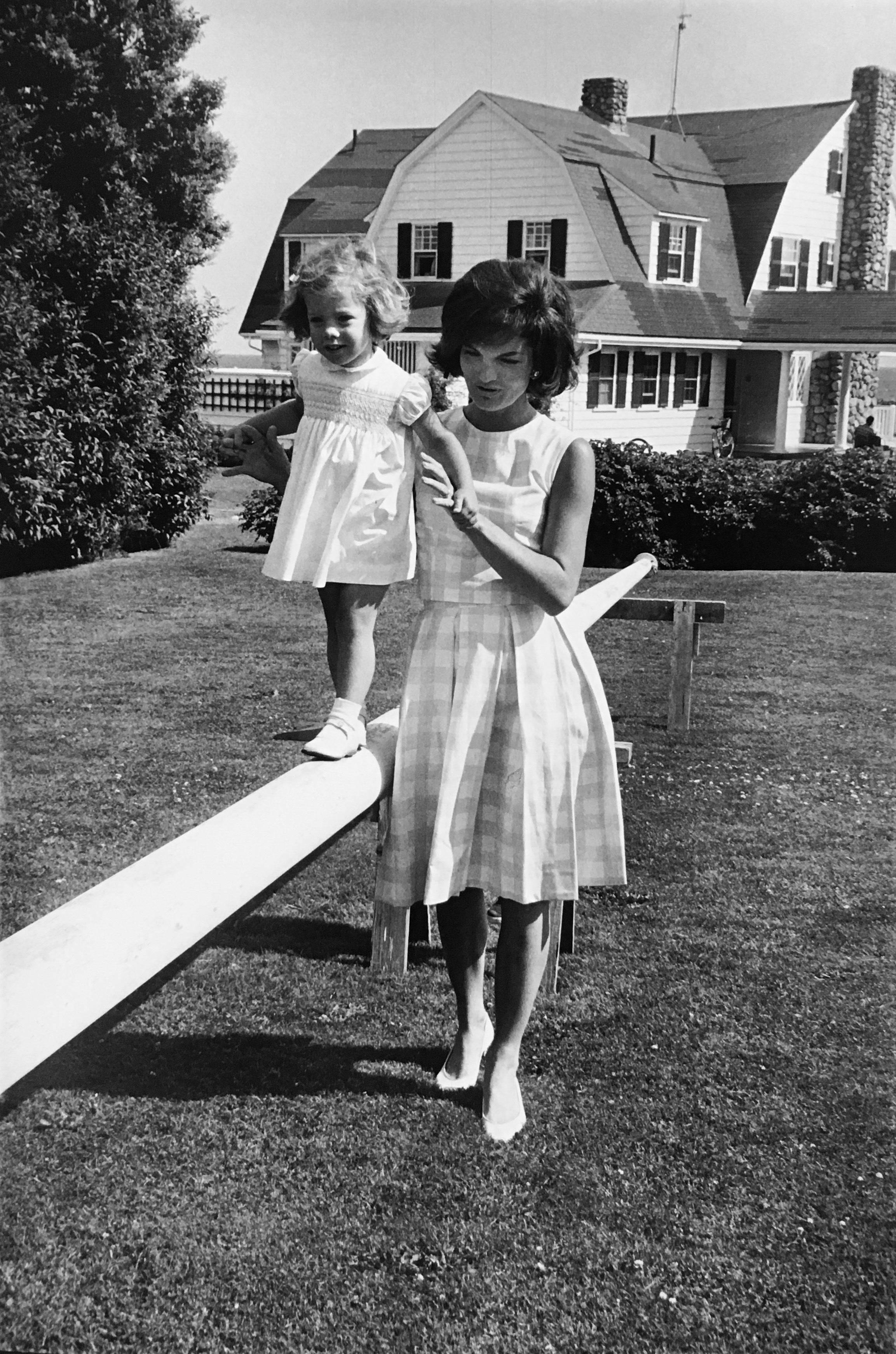Jacques Lowe Black and White Photograph - Jackie and Caroline, Hyannis Port