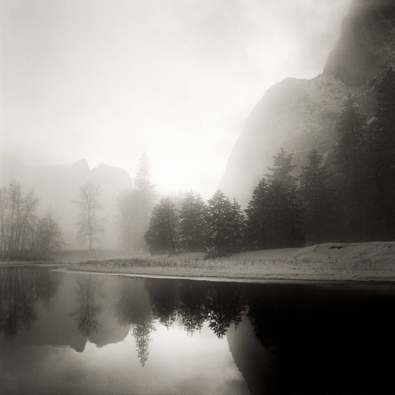 Black and White Photograph di Jeffrey Conley - Fiume Merced e Lower Brother