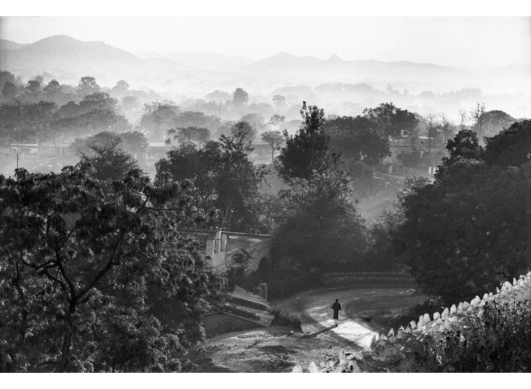 Henri Cartier-Bresson Black and White Photograph - Udaipur, India