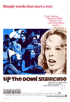 Autentico poster cinematografico vintage del 1966 con Sandy Dennis in “Up the Down Staircase”