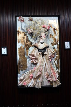 RACHEL BERGERET – „Shine“ – Große Mixed-Media-Puppe – Hommage an Chanel