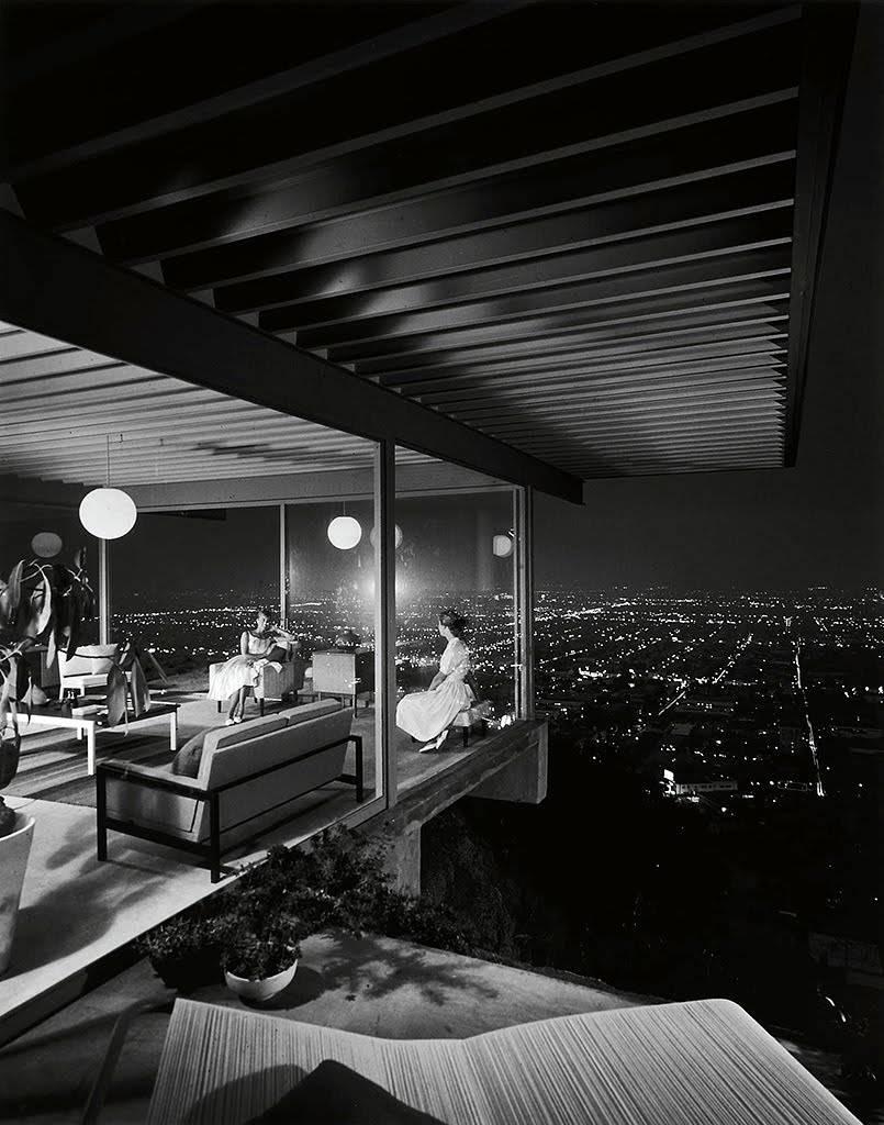 Julius Shulman Black and White Photograph - Case Study House #22, Los Angeles