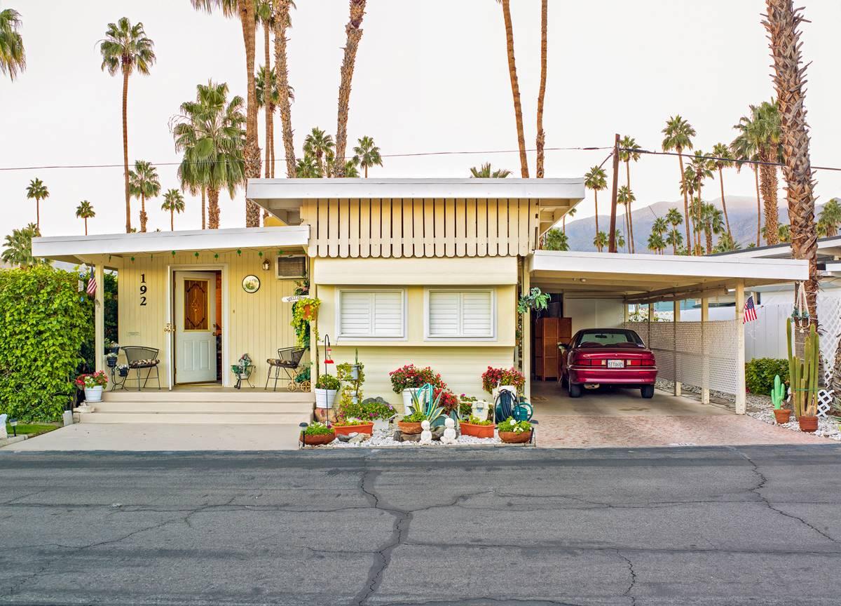 Palm Springs 21 Sahara Mobile Home Park - Photograph by Jeffrey Milstein