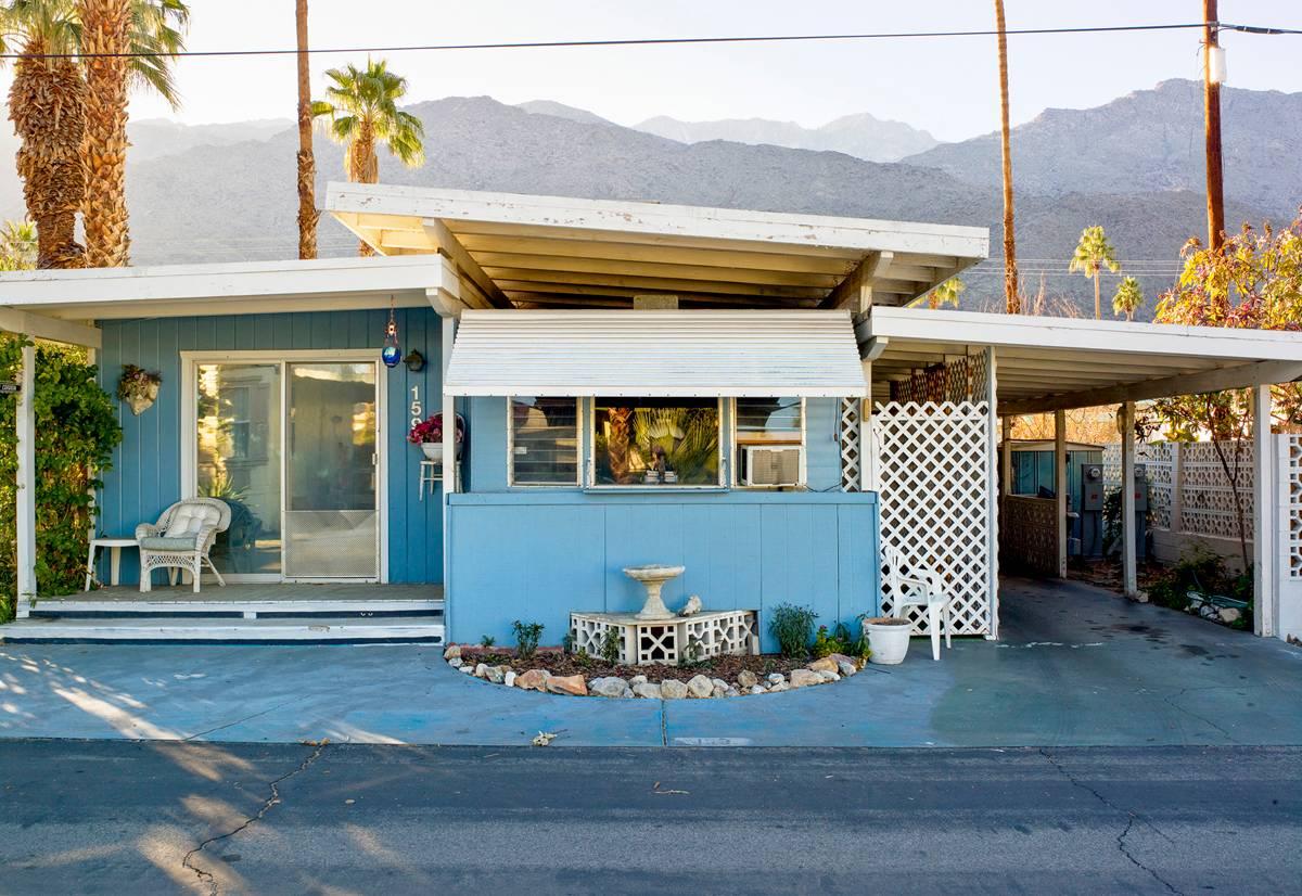 Palm Springs 30 Sahara Mobile Home Park - Photograph by Jeffrey Milstein