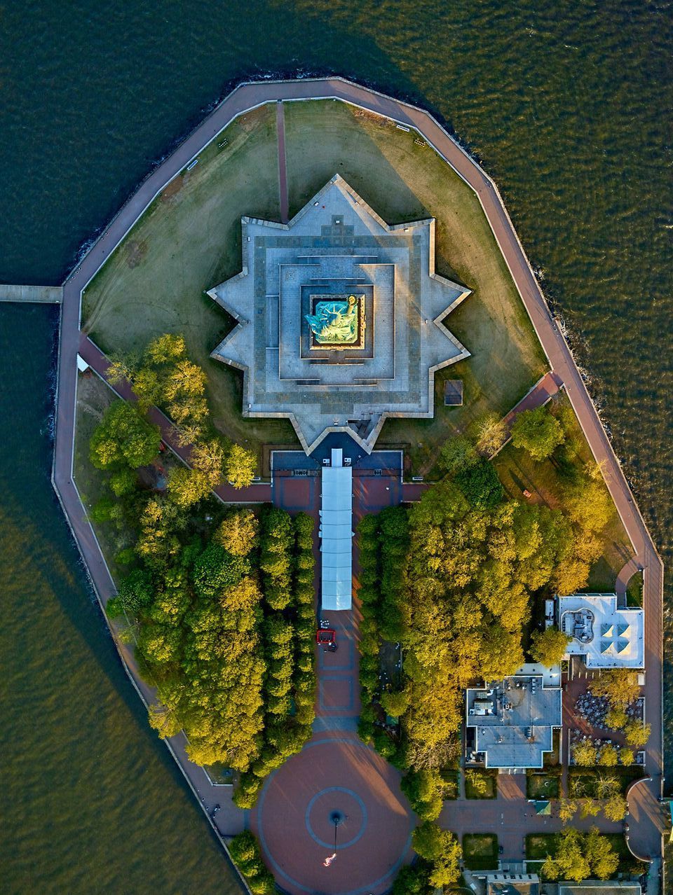 Jeffrey Milstein Landscape Photograph - NYC 33 Statue of Liberty