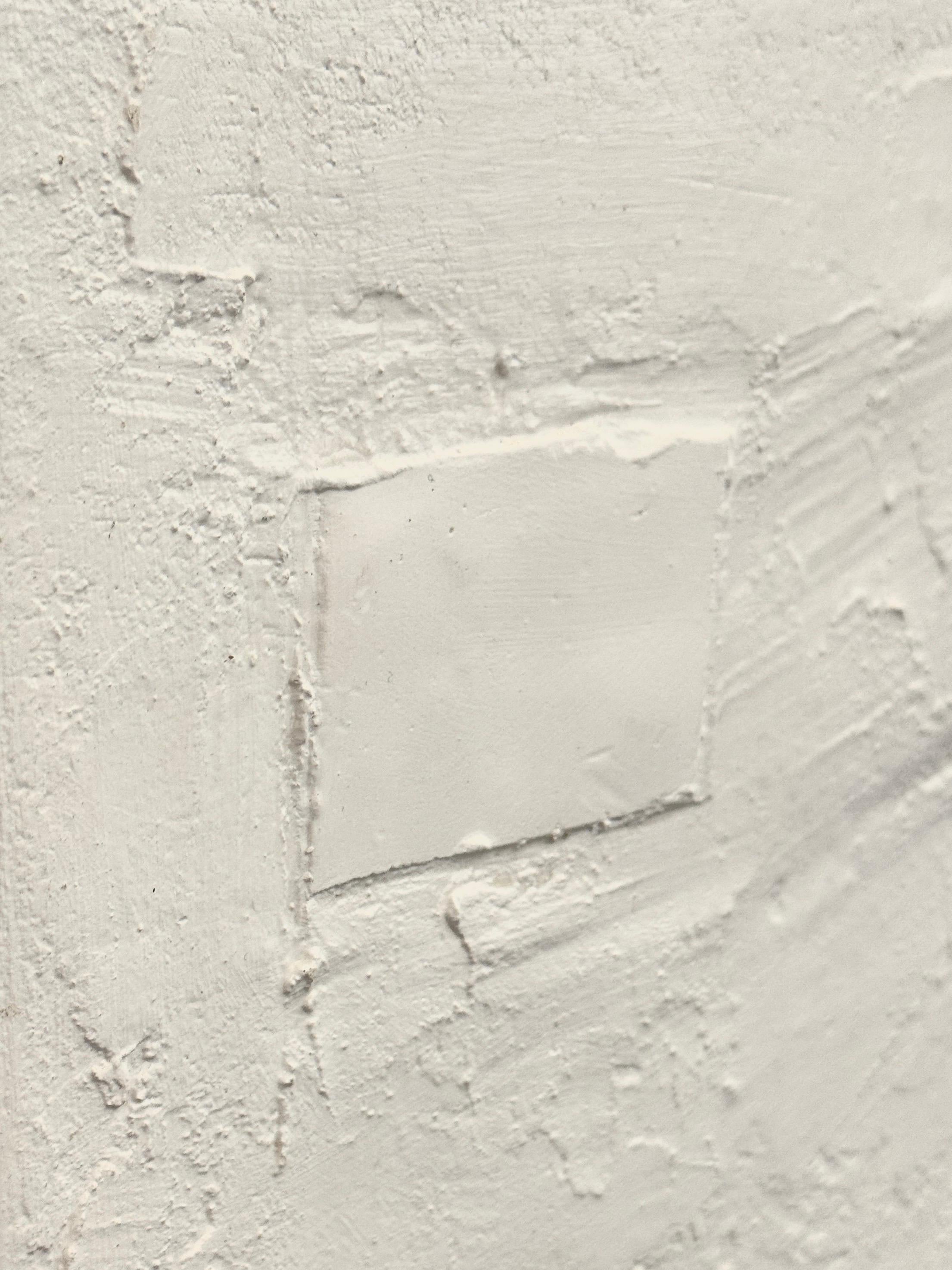 Composition plaster and cement N°2 by Gilbert Pauli - Acrylic on plaster 22x22 For Sale 4