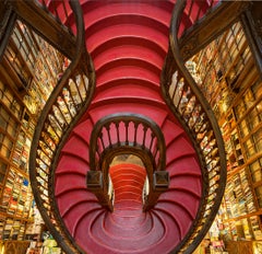 Meuble de rangement rouge, Lello Bookshop, Portugal