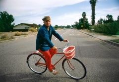 « Cycling Capote », édition de la succession de Slim Aarons, photographie moderne du milieu du siècle