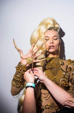 "The Blonds (Claw)" - Fotografia di moda astratta