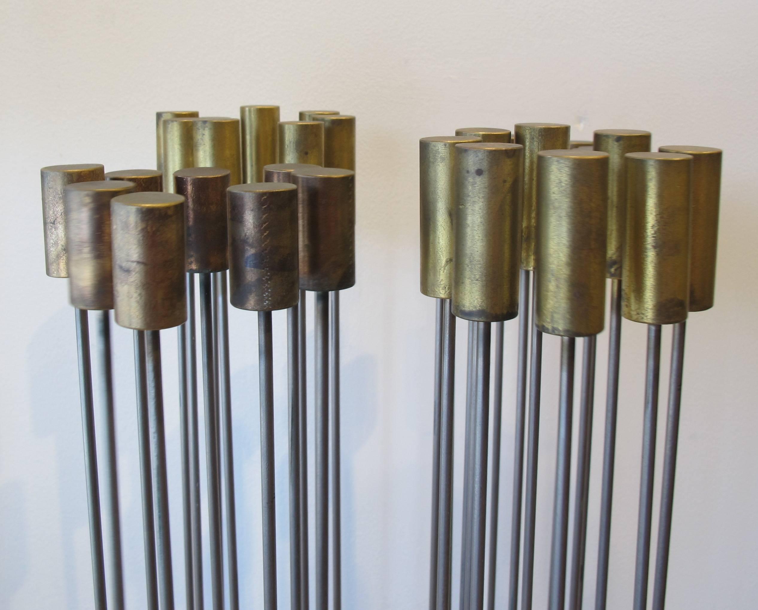 „Array of Steel Rods mit Messing-Chimes“ (Abstrakt), Sculpture, von Val Bertoia