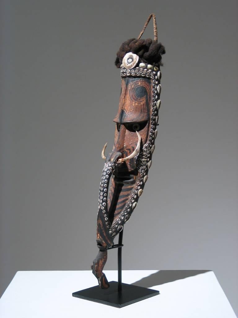 Figurative Sculpture Unknown - Masque Mei du Moyen Sepik