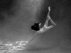Piercing Light - Aktfotografie unter Wasser - Archivpigmentdruck 18 x 24"