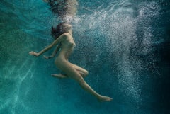 La valse des bulles - photographie de nu sous-marine
