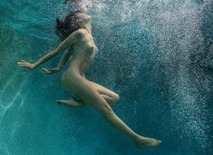 La valse des bulles - photographie de nu sous-marine