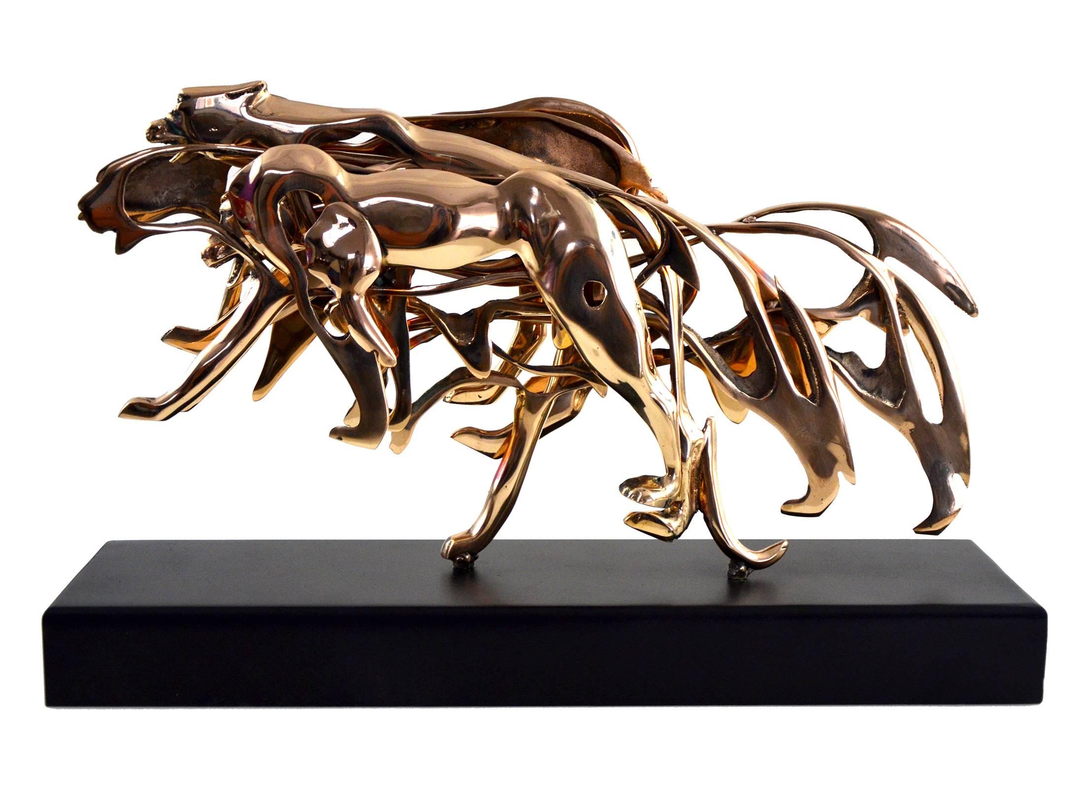 Arman's bronze gilded panther's sculpture.
His animal sculptures are very rare and recognized for their originality and their beauty.

Material: Bronze.
Dimensions: 31 x 50 x 9 cm
Edition: 99

Arman is a painter who moved from using objects