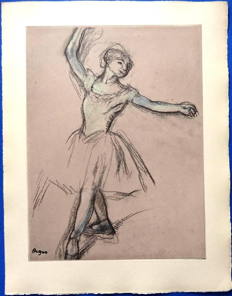portfolio rare avec un grand texte de Paul Valery avec 26 gravures exquises d'après les meilleurs dessins de ballerines de Degas. Les gravures ont été gravées:: imprimées et colorées avec un tel soin qu'elles ressemblent aux dessins au fusain. 
Le