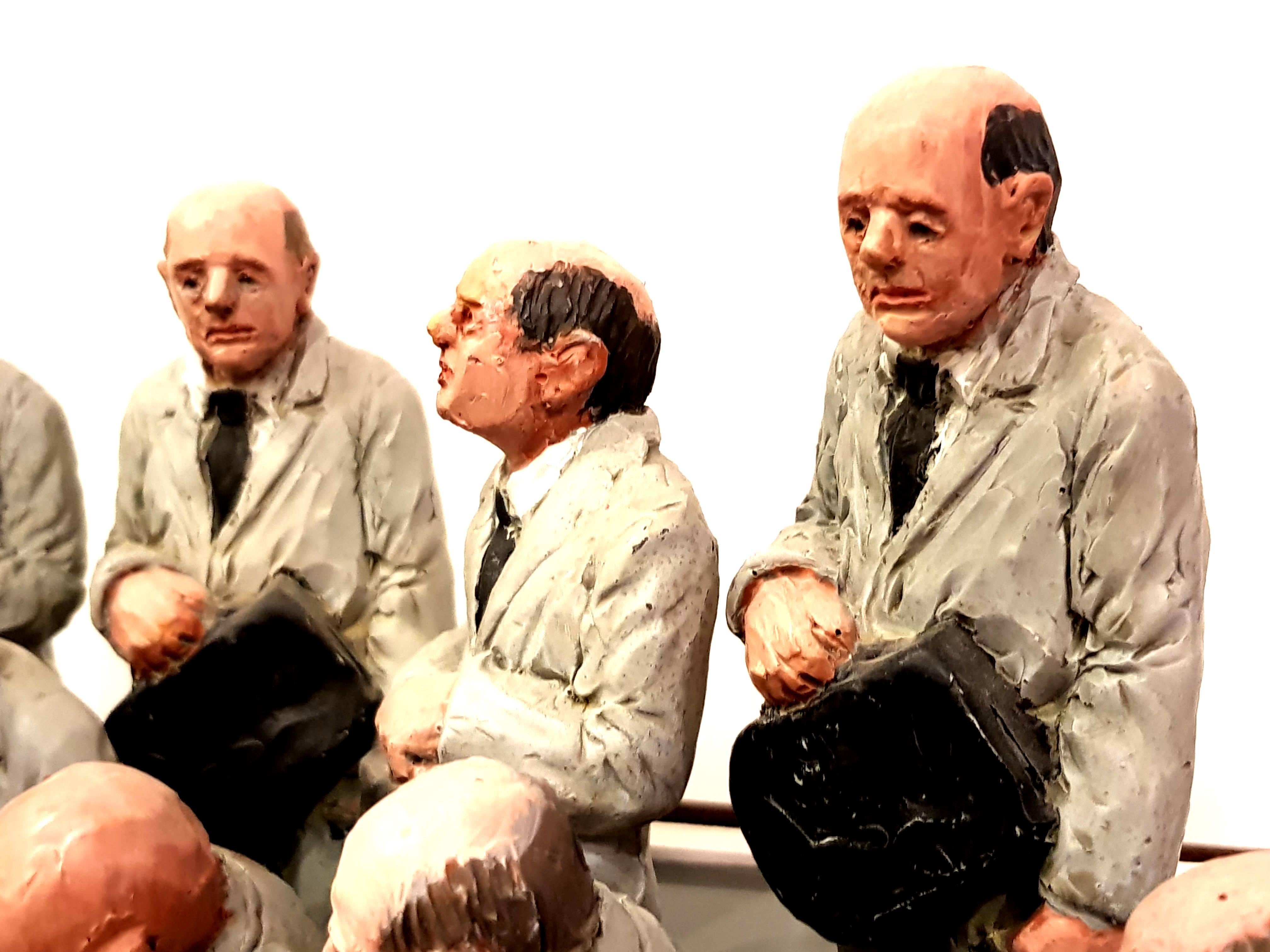 Isaac Cordal - monde de miniaturisation - Sculpture en vente 6
