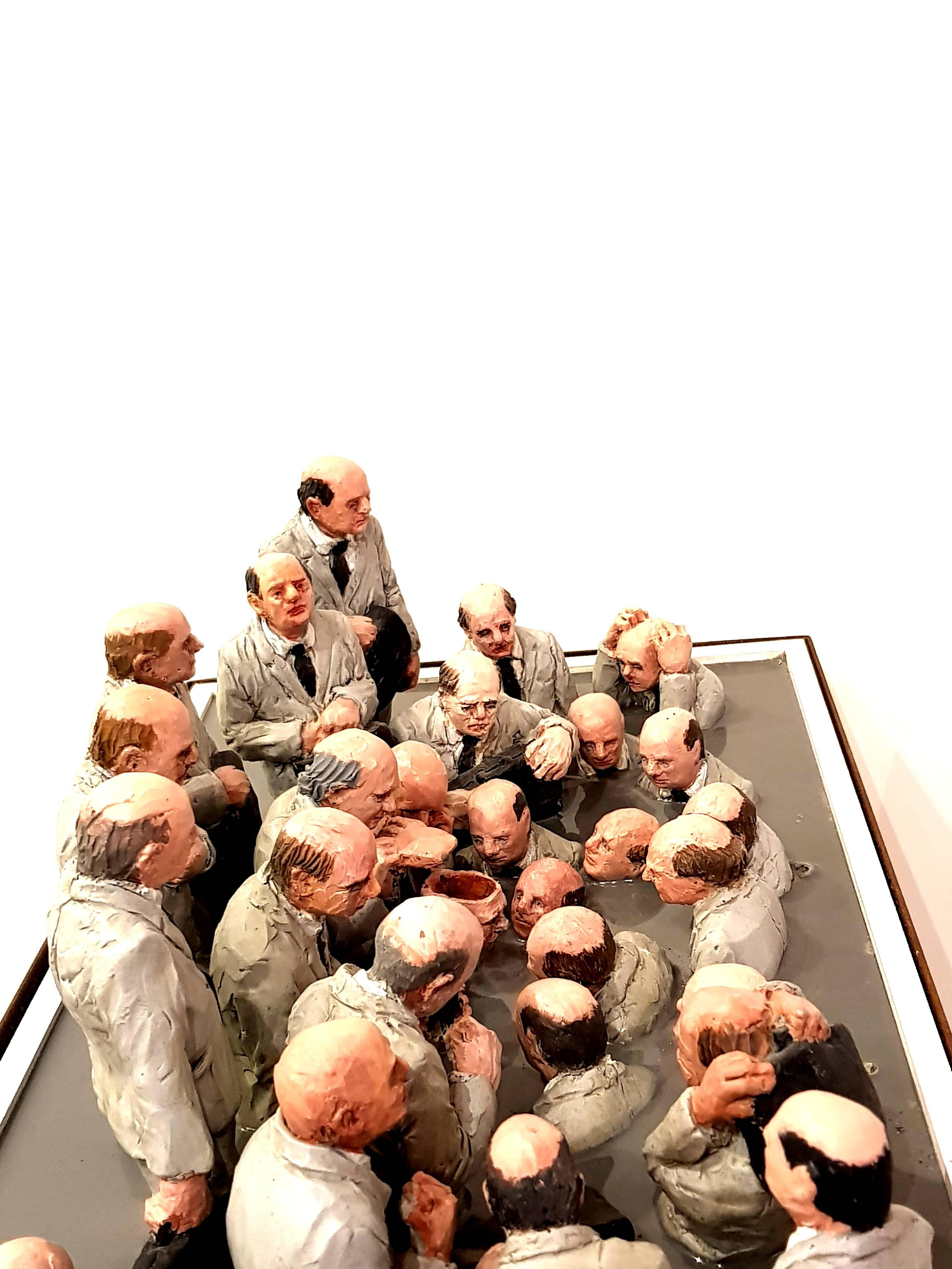Isaac Cordal - monde de miniaturisation - Sculpture en vente 8