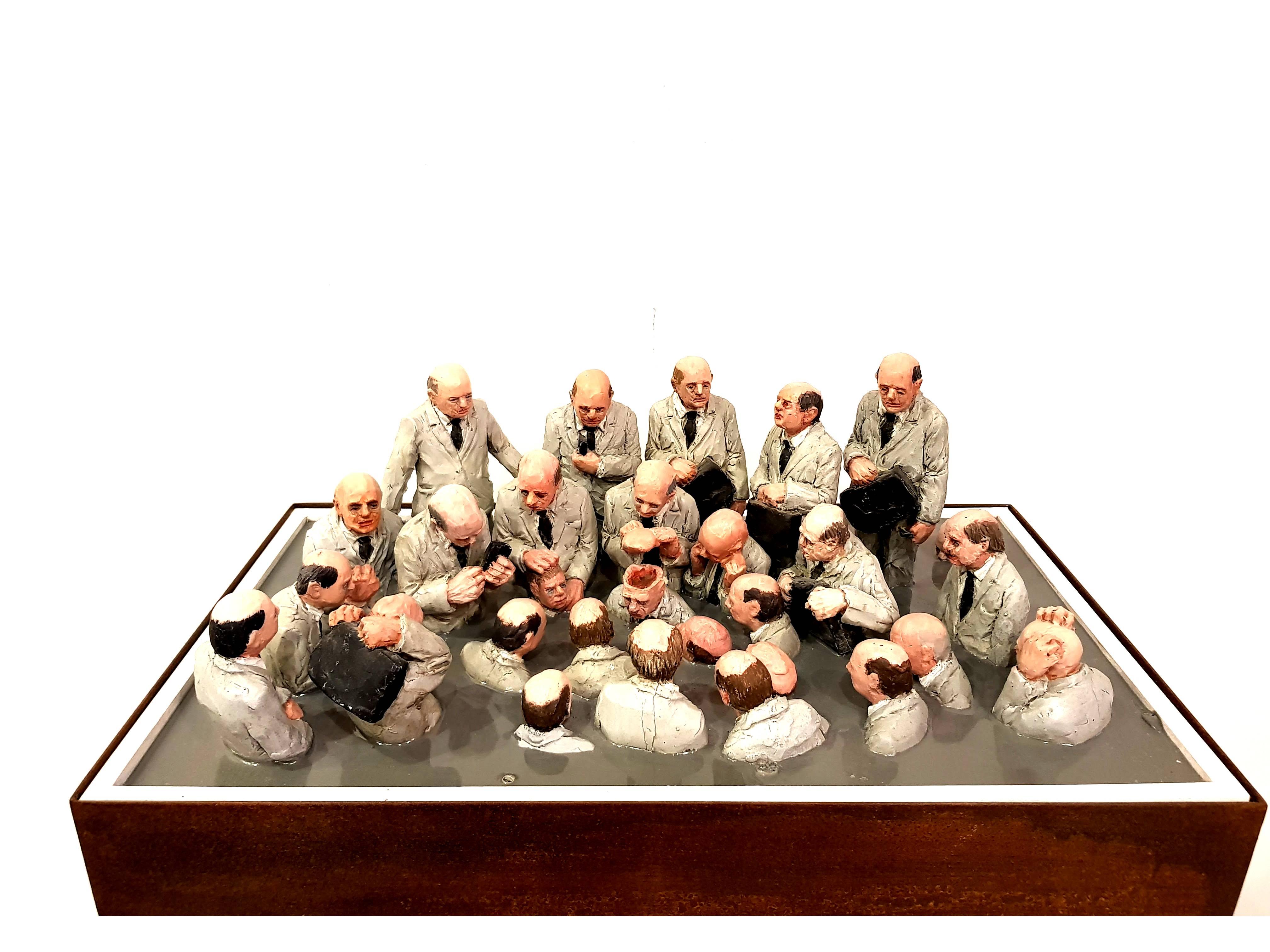 Isaak Cordal
Zement Eklipse
Einzigartige Resine-Skulptur.
Unterzeichnet
Abmessungen: 23 x 51 x 30 cm

Mit dem einfachen Akt der Miniaturisierung und der durchdachten Platzierung erweitert Isaac Cordal auf magische Weise die Vorstellungskraft der