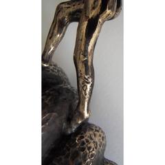 Sculpture dorée "Hommage à Duchamp" de Salvador Dali