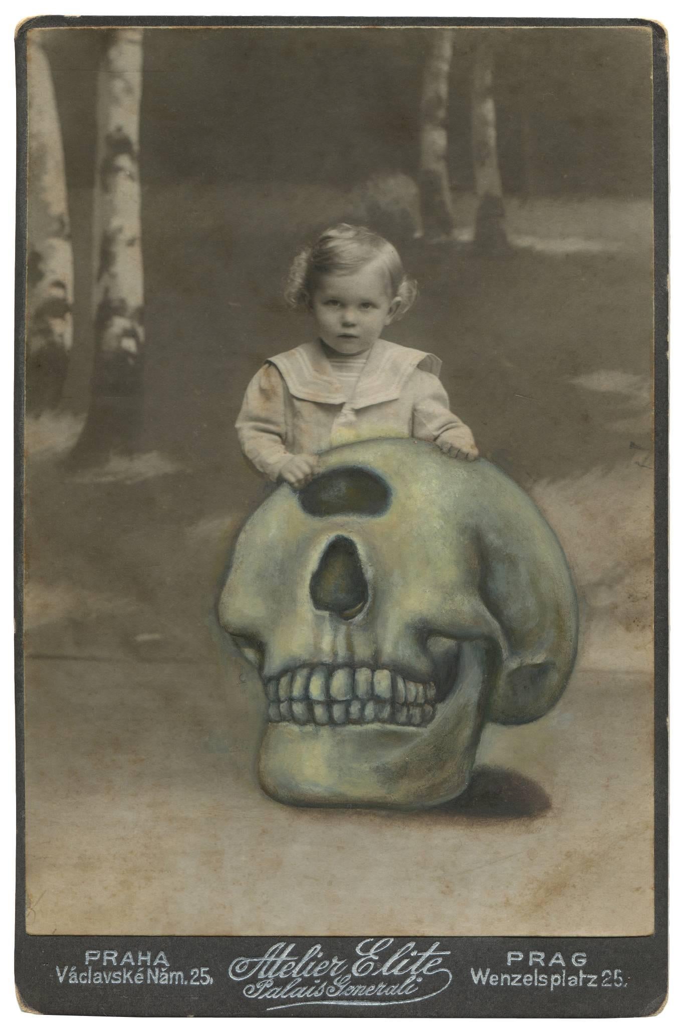 Jana Paleckova Abstract Photograph - Untitled (The One Eyed Skull)