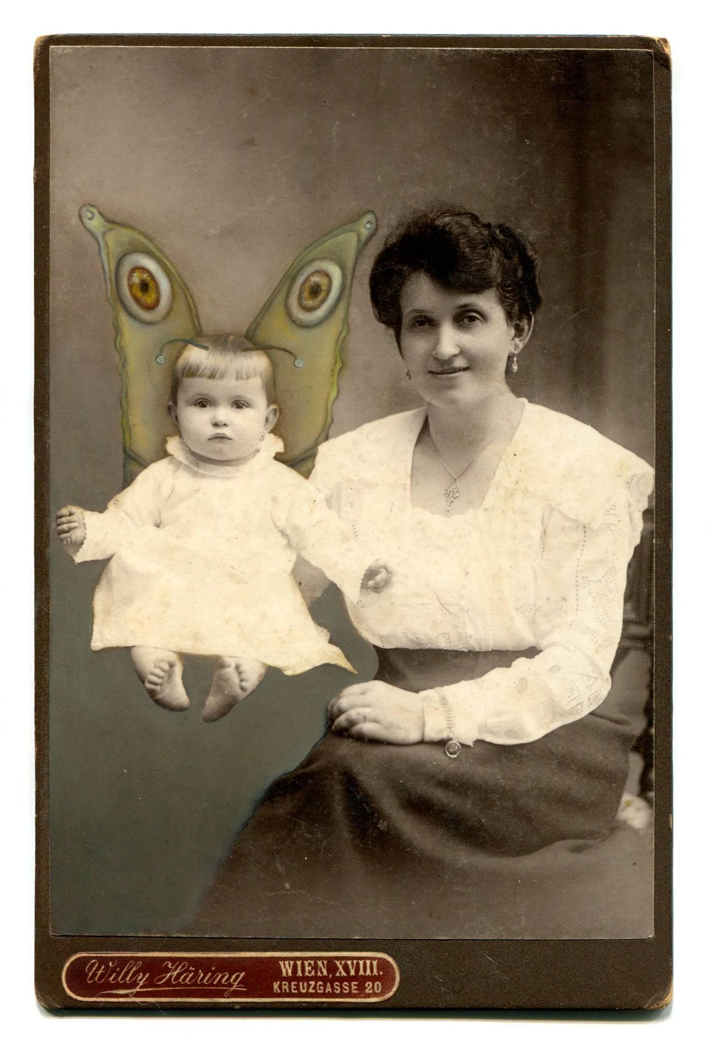 Jana Paleckova Abstract Photograph - Butterfly Baby