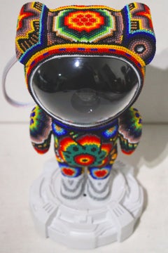Chroma, alias Rick Wolfryd, “Spaceman Can VI” – Scultura luminosa, Pop Art, 2026, Huichol