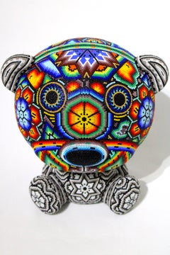 CHROMA, alias Rick Wolfryd, « Care Bear 4 » : sculpture mexicaine Huichol