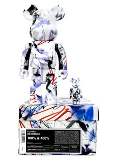 Conjunto de 2 esculturas Futura Bearbrick al 400 % y al 100 %, con diseño exclusivo. Publicado en 2017
