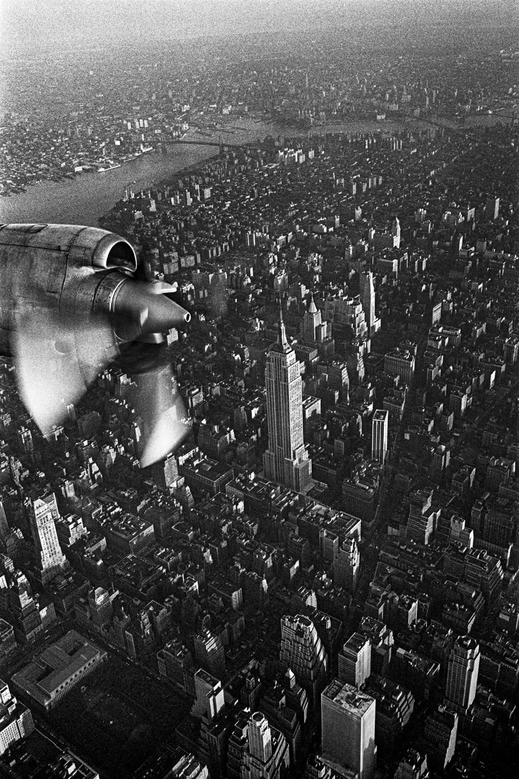 Jean-Pierre Laffont Black and White Photograph - Aerial View of the Empire State Building, Manhattan, May 21, 1969