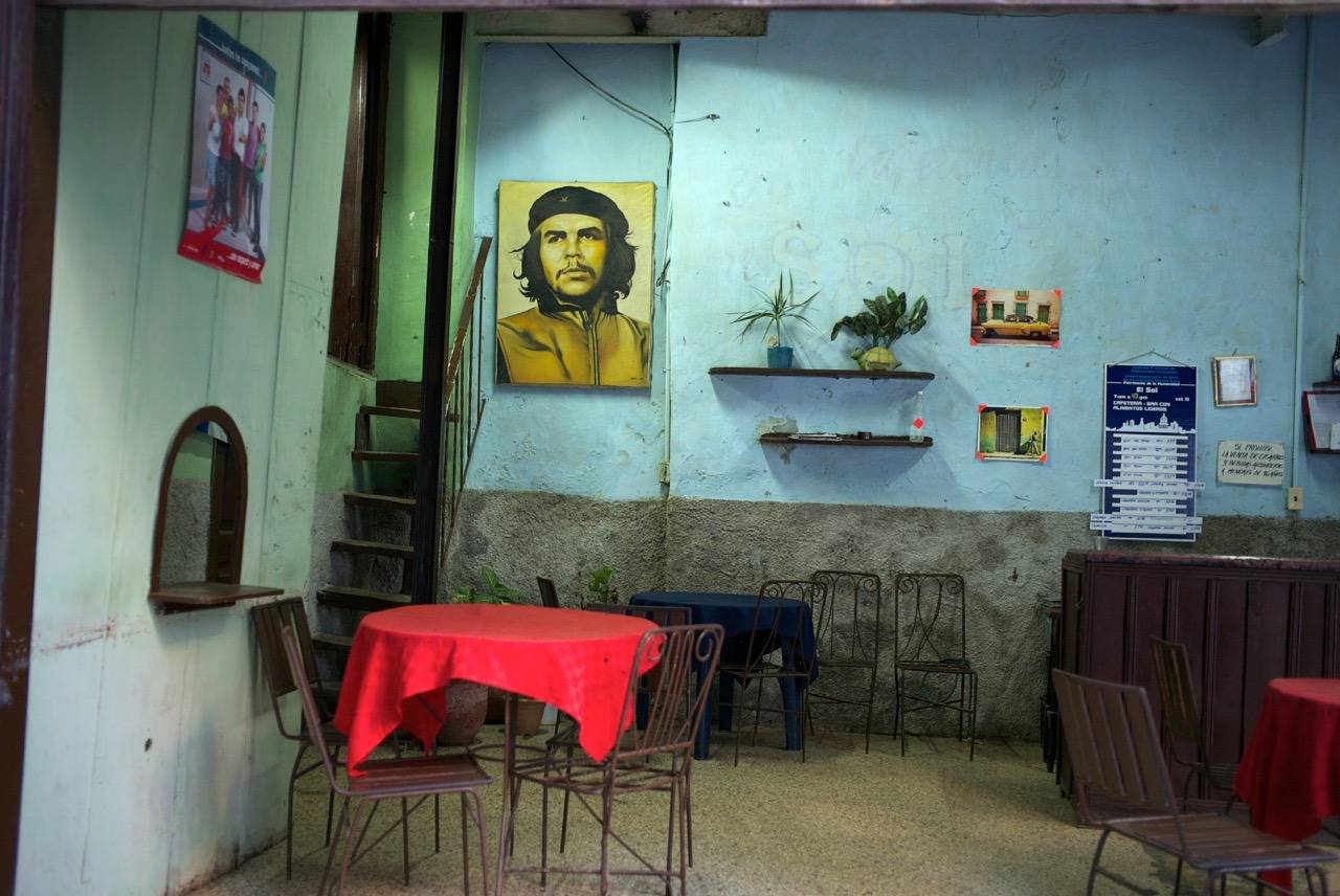 Magdalena Sole Still-Life Photograph - Che, Havana, Cuba