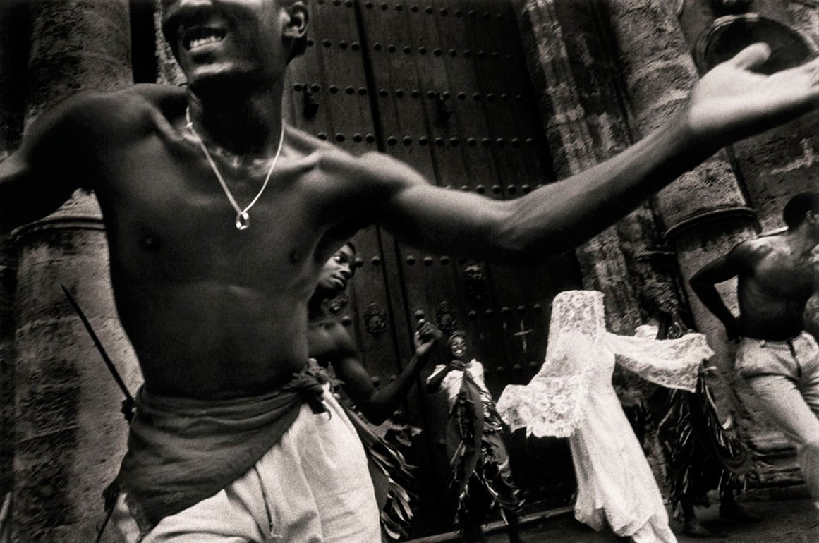 Ernesto Bazan Figurative Photograph - Afro-cuban dancers, Havana