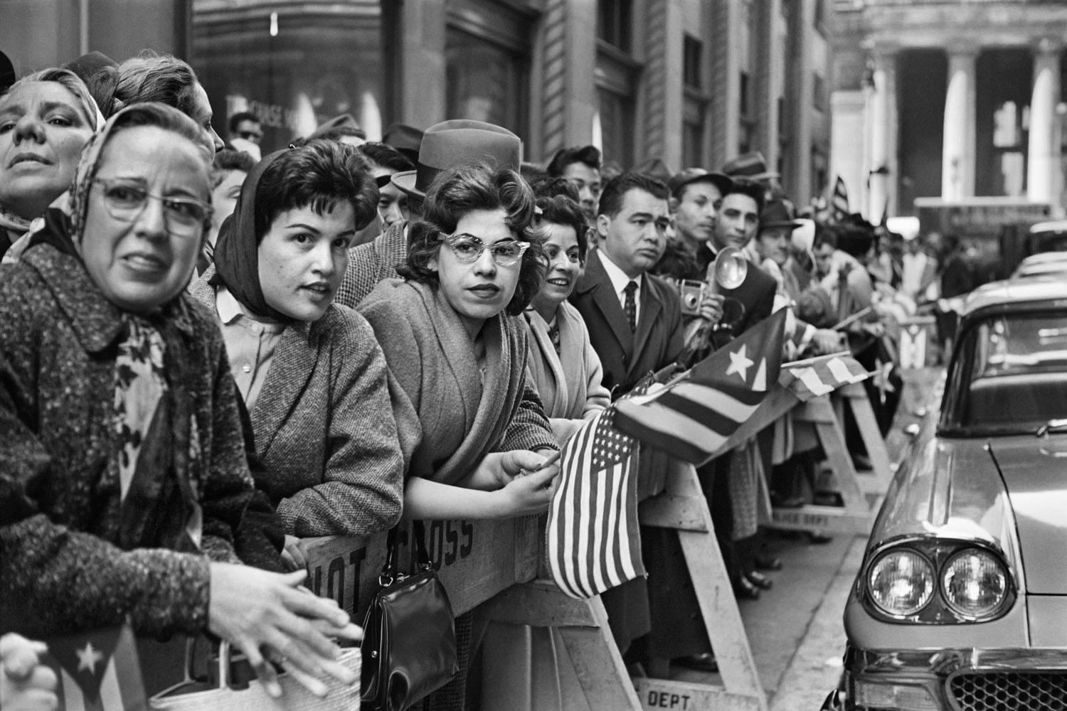 Alberto Korda Black and White Photograph - Waiting to see Fidel Castro outside the Statler Hotel, New York. April 21, 1959