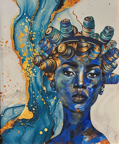 «Liquid Blue»: retrato de una elegante mujer africana, reina, en tonos azules y dorados, mágico