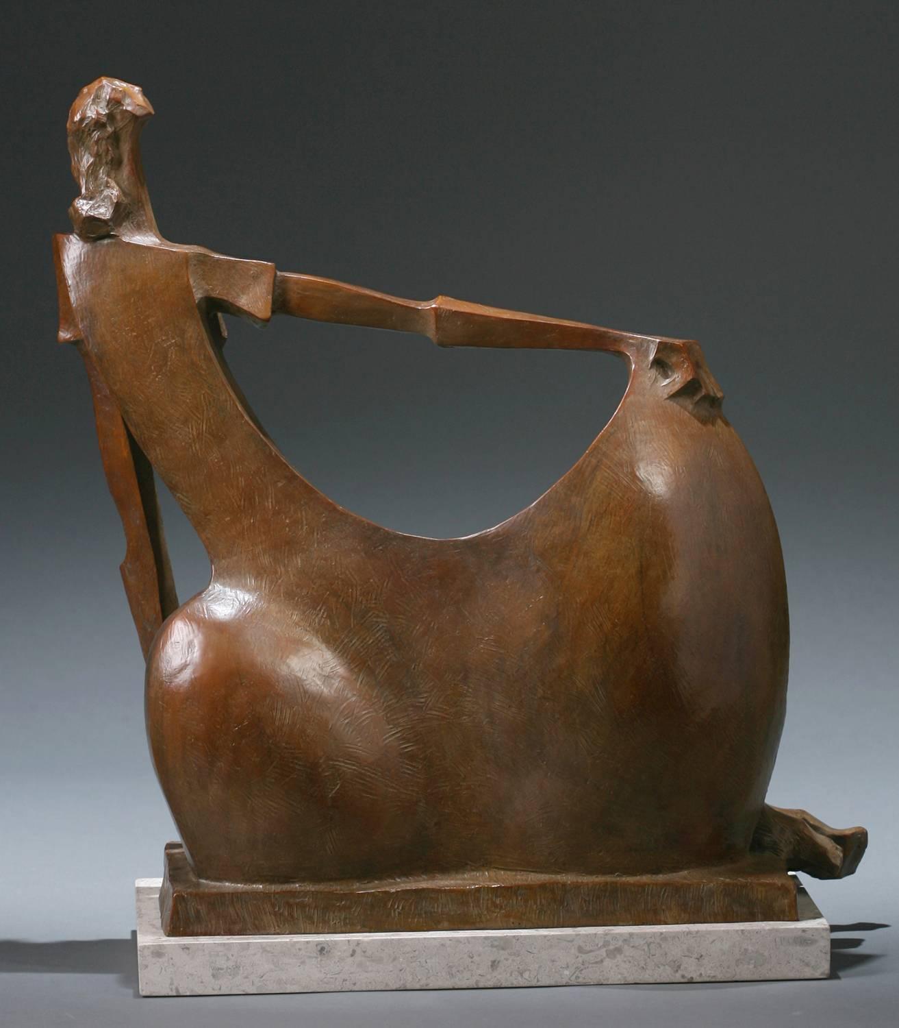 Zeitgenössische Bronzeskulptur „Millicent 5/12“ einer Frau in vollem Kleid (Moderne), Sculpture, von Wayne Salge