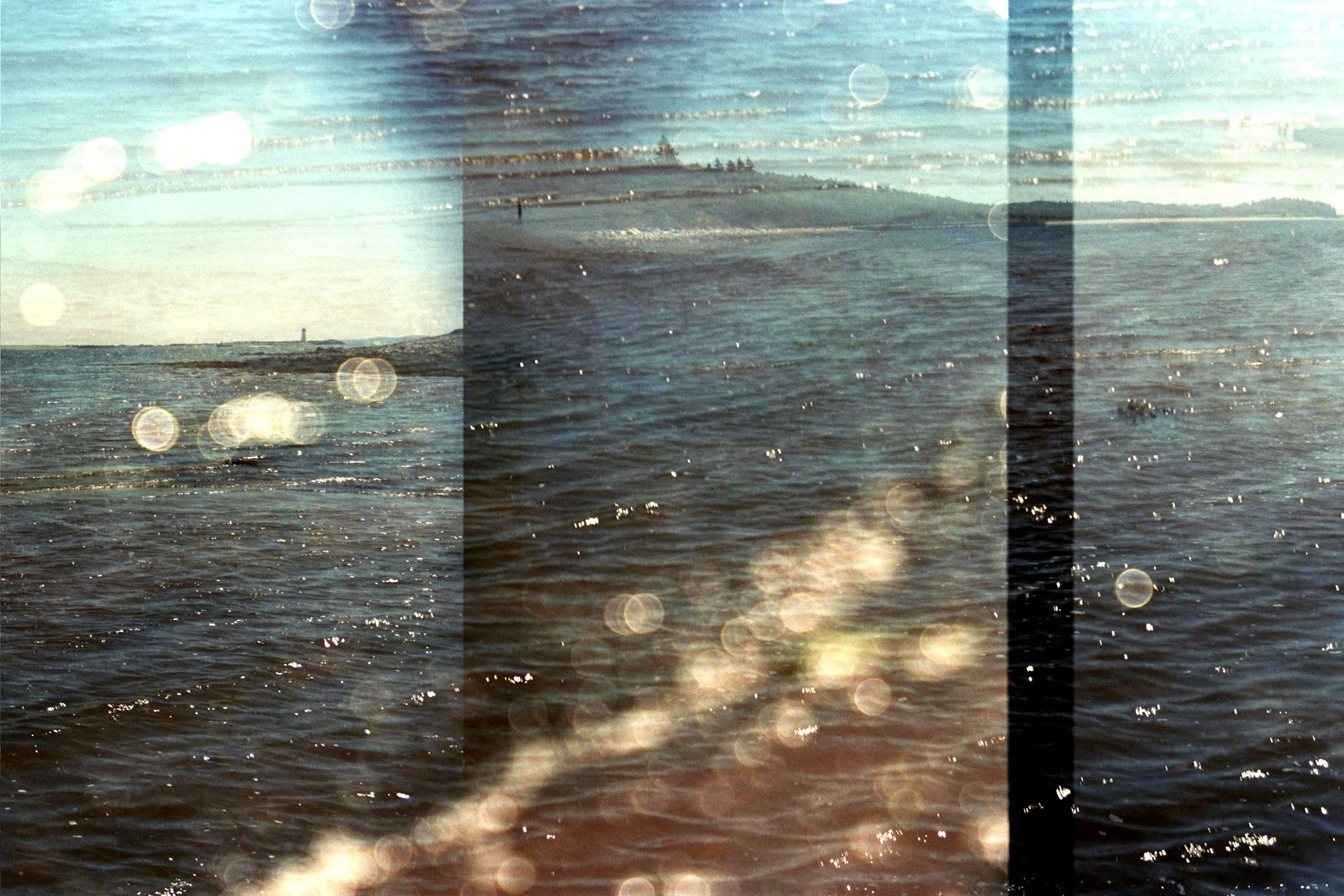 Landscape Photograph de Leah Oates - Island Dots #56