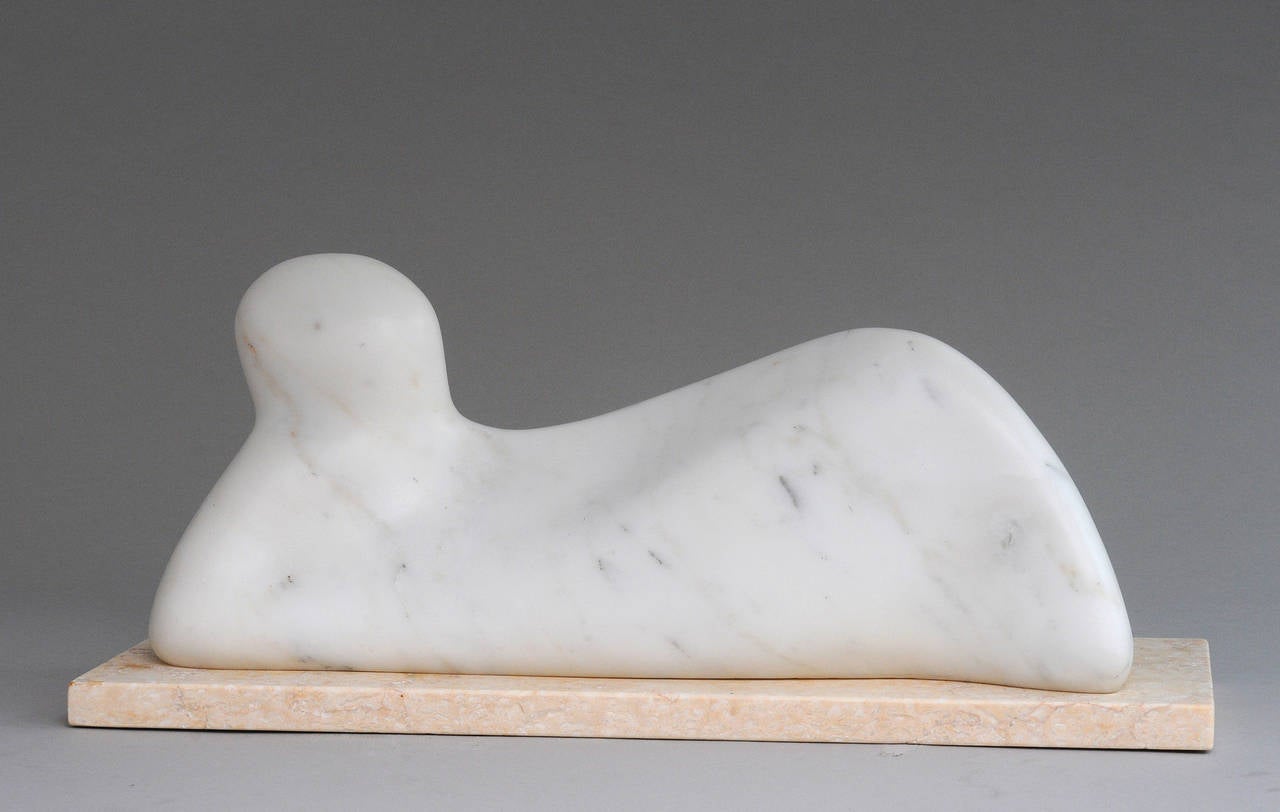 Figurative Sculpture Lilian R Engel - Le reposement